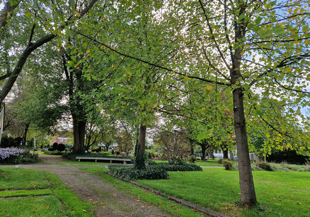 Wegkreuz Reusrather Friedhof