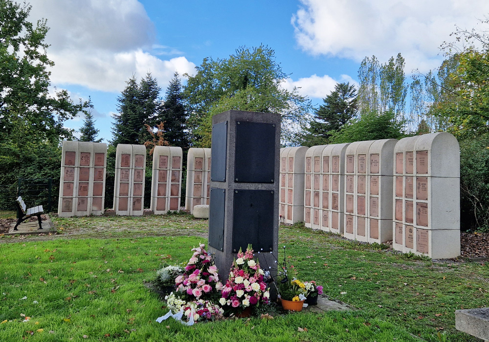 Kolumbarien auf dem Reusrather Friedhof